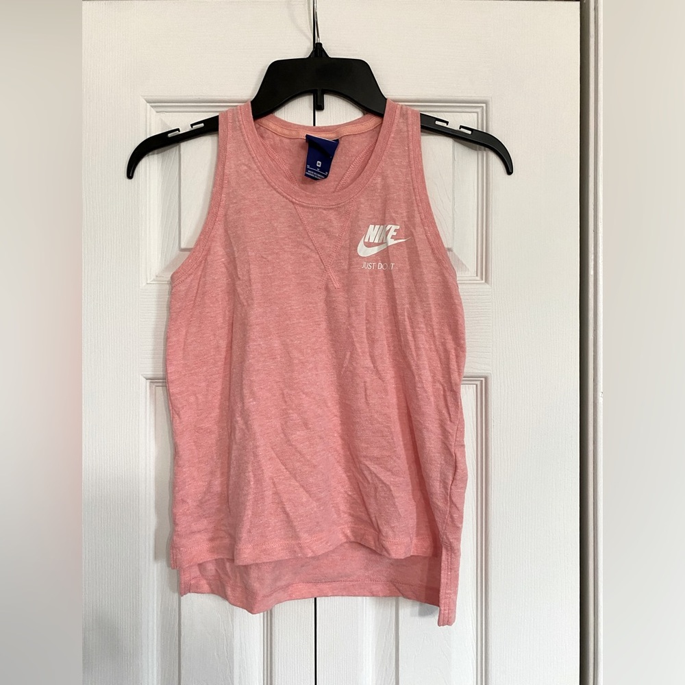 Nike Girls Light Pink Racerback Sleeveless Shirt. Girls Medium